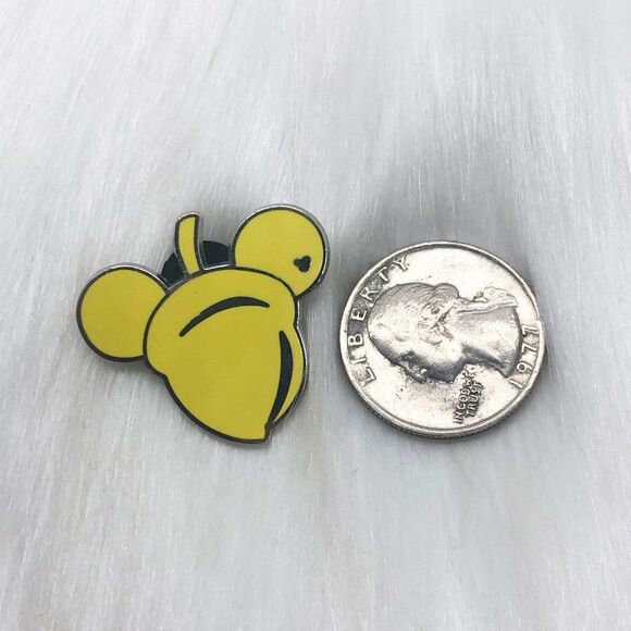 🔮 5/$25 Disney Mickey Mouse Acorn Pin - Picture 2 of 3